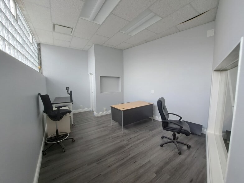 More Photos Of 625 Factory Rd, Addison Warehouse For Sale