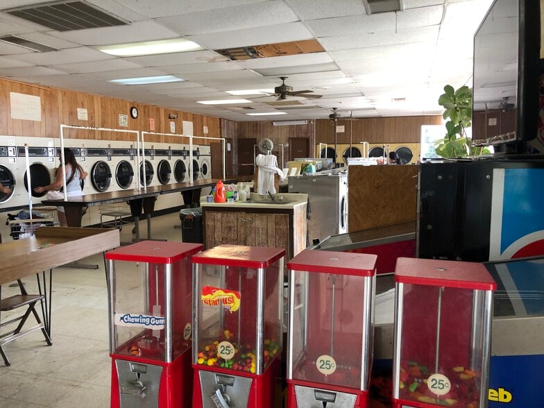 More Photos Of 2890 S Hillside St, Wichita Freestanding For Sale