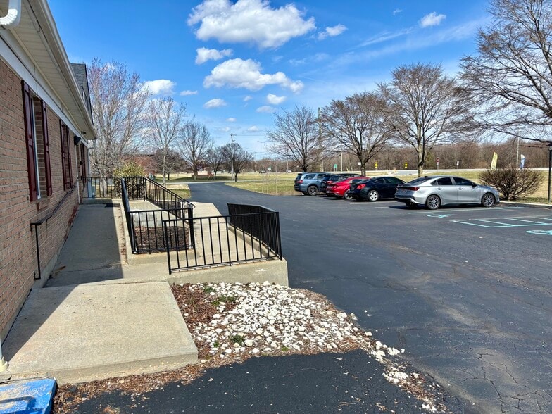 More Photos Of 2884 Summit Bridge Rd, Bear Medical For Sale