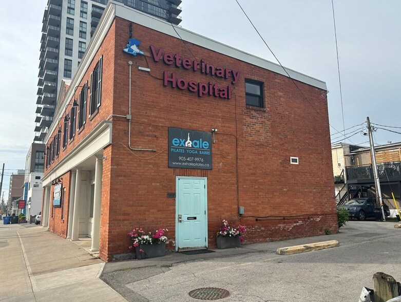 More Photos Of 484 John St, Burlington Storefront Retail Office For Sale