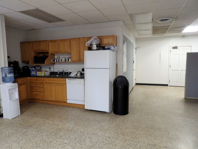 More Photos Of 8624 Station St, Mentor Warehouse For Sale