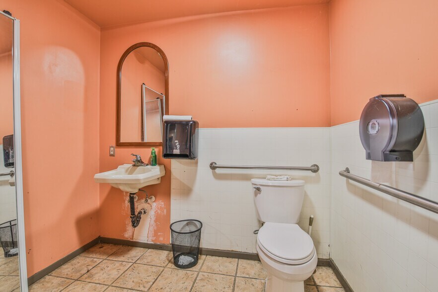 More Photos Of 5221 E Beverly Blvd, East Los Angeles Storefront Retail Residential For Sale