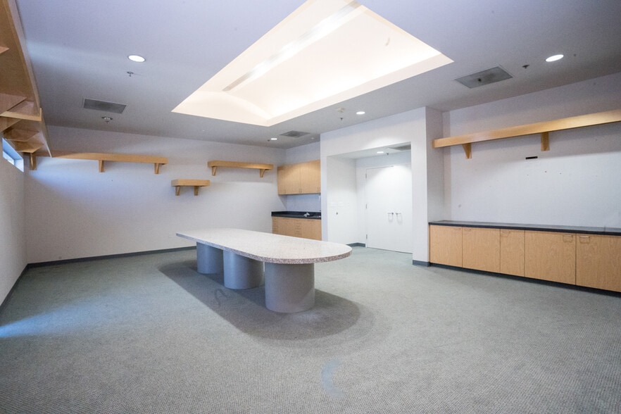 More Photos Of 925 S Lakeview Ave, Placentia Industrial For Sale