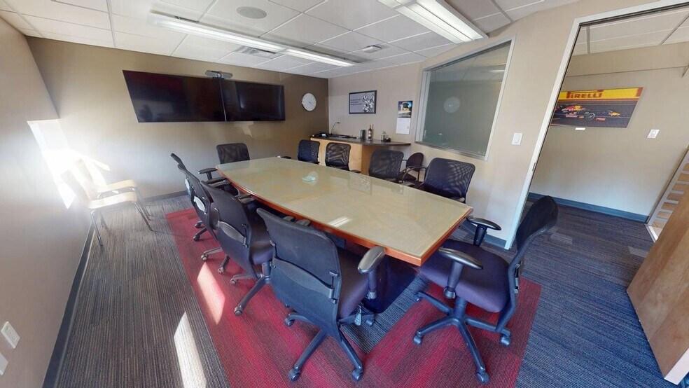 More Photos Of 1200 E 3rd St, Austin Office For Lease