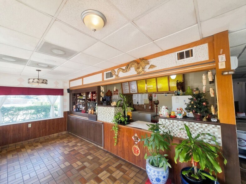 More Photos Of 1206 Park Ave, Orange Park Restaurant For Sale