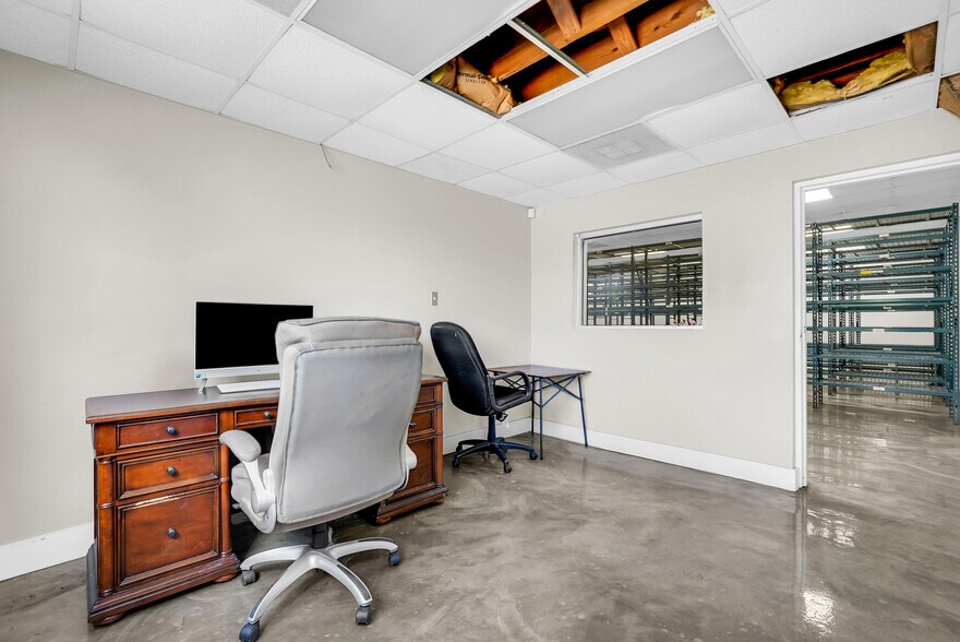 More Photos Of 1313 Rogers St, Savannah Service For Sale