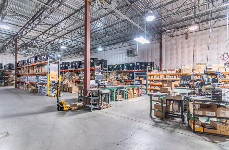 More Photos Of 95 SW Columbia St, Bend Flex For Sale