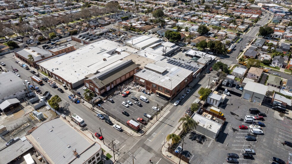 More Photos Of 2000-2010 W 62nd St, Los Angeles Warehouse For Sale
