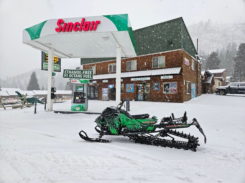 More Photos Of 115 Main St E, Cooke City Convenience Store For Sale