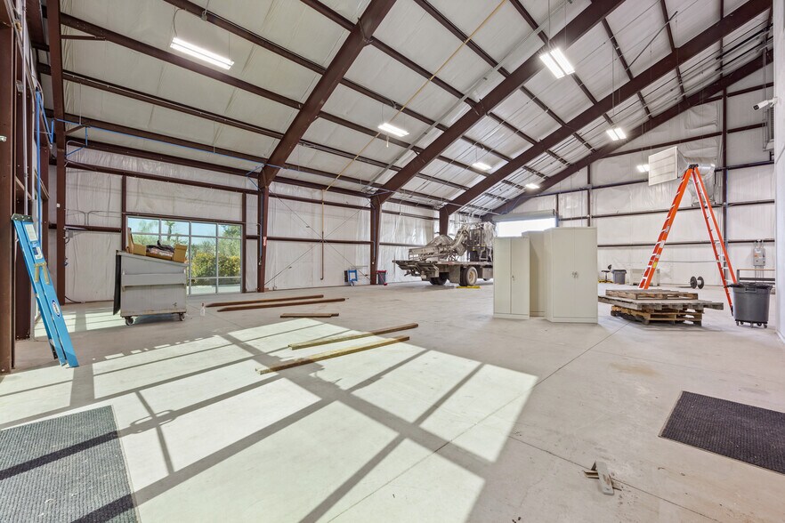 More Photos Of 4425 E Brundage Ln, Bakersfield Unknown For Lease