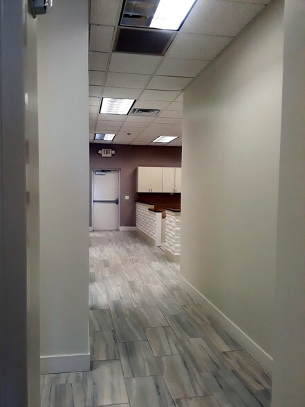 More Photos Of 801-825 N Ed Carey Dr, Harlingen Storefront Retail Office For Lease