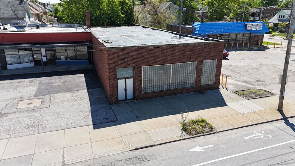 More Photos Of 15212 Lake Shore Blvd, Cleveland Flex For Sale