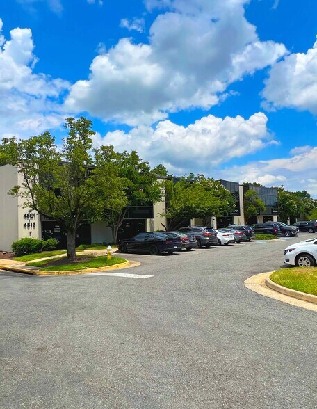 More Photos Of 4713A-4725B Eisenhower Ave, Alexandria Unknown For Lease