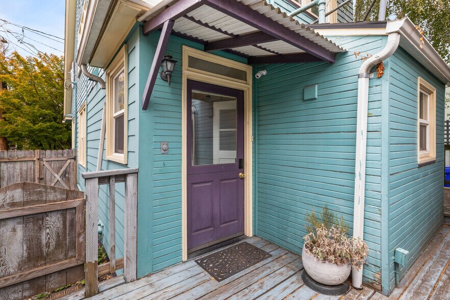 More Photos Of 1516 SE 43rd Ave, Portland Medical For Sale