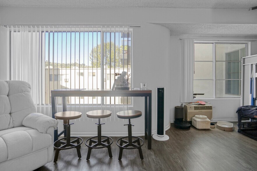 More Photos Of 8011 Romaine St, Los Angeles Apartments For Sale