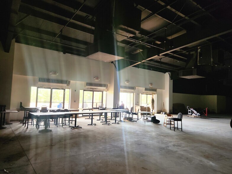More Photos Of Martin Luther King Hwy, Eutaw Warehouse For Sale