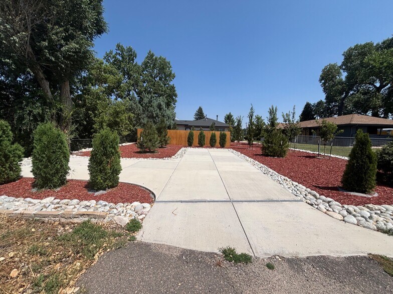 More Photos Of 515 Jerry St, Castle Rock Office For Sale