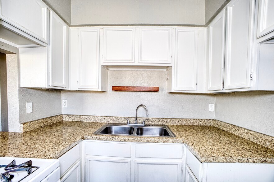 More Photos Of 4930 Hercules Ave, El Paso Apartments For Sale