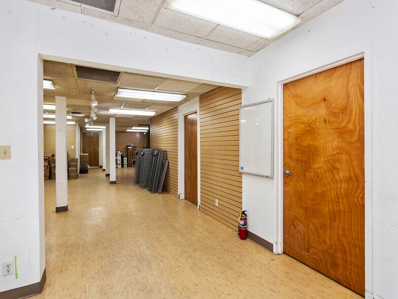 More Photos Of 4708-4710 W Magnolia Blvd., Burbank General Retail For Sale