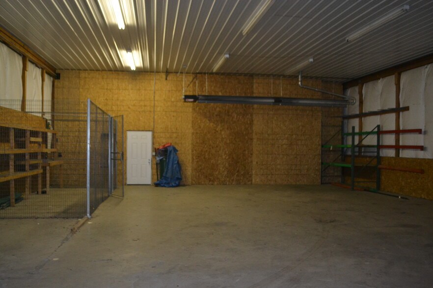 More Photos Of 11324 Johnstown Rd, New Albany Warehouse For Sale