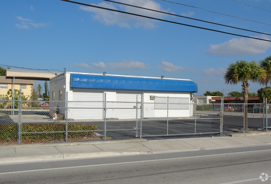 More Photos Of 4371 N Dixie Hwy, Pompano Beach Freestanding For Lease