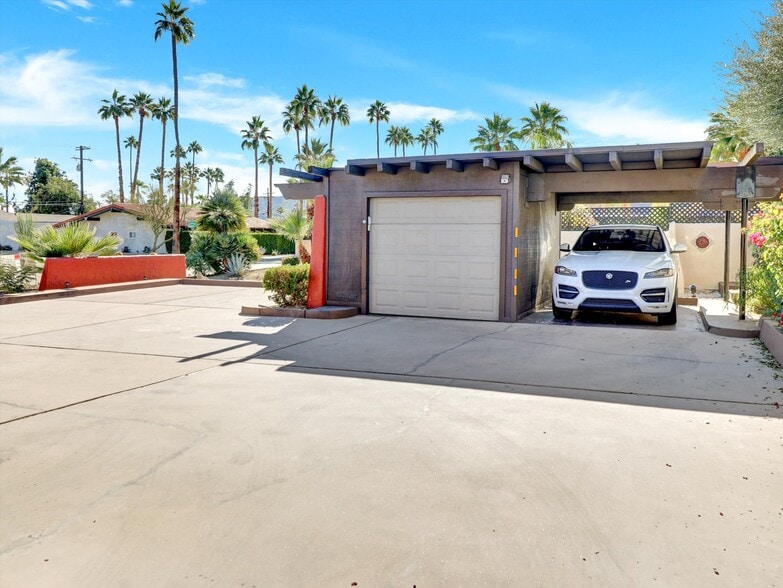 More Photos Of 525 S Thornhill Rd, Palm Springs Apartments For Sale