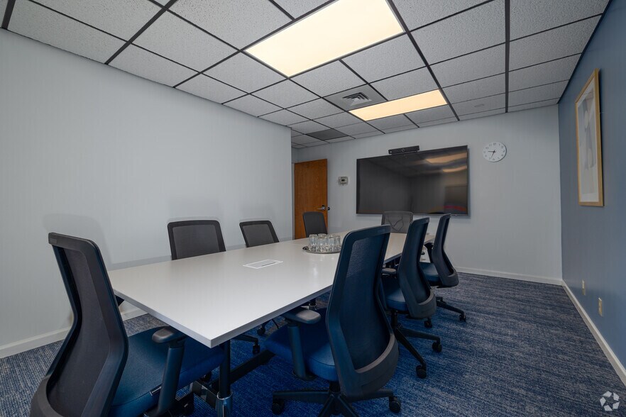 More Photos Of 1620 Asheville Hwy, Hendersonville Coworking Space