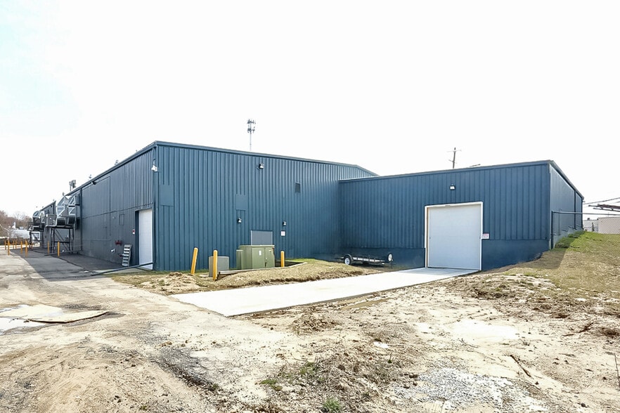 More Photos Of 1700 S Livernois Rd, Rochester Hills Warehouse For Sale