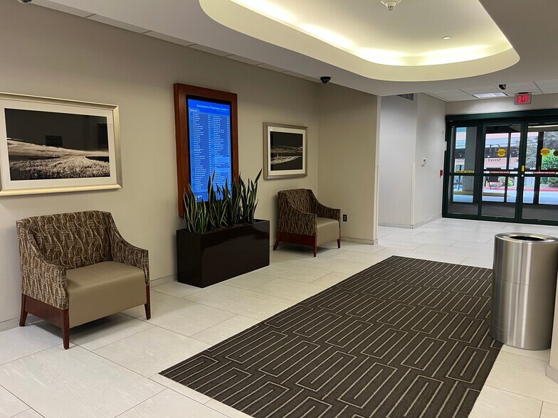 More Photos Of 61 Whitcher St, Marietta Medical For Lease