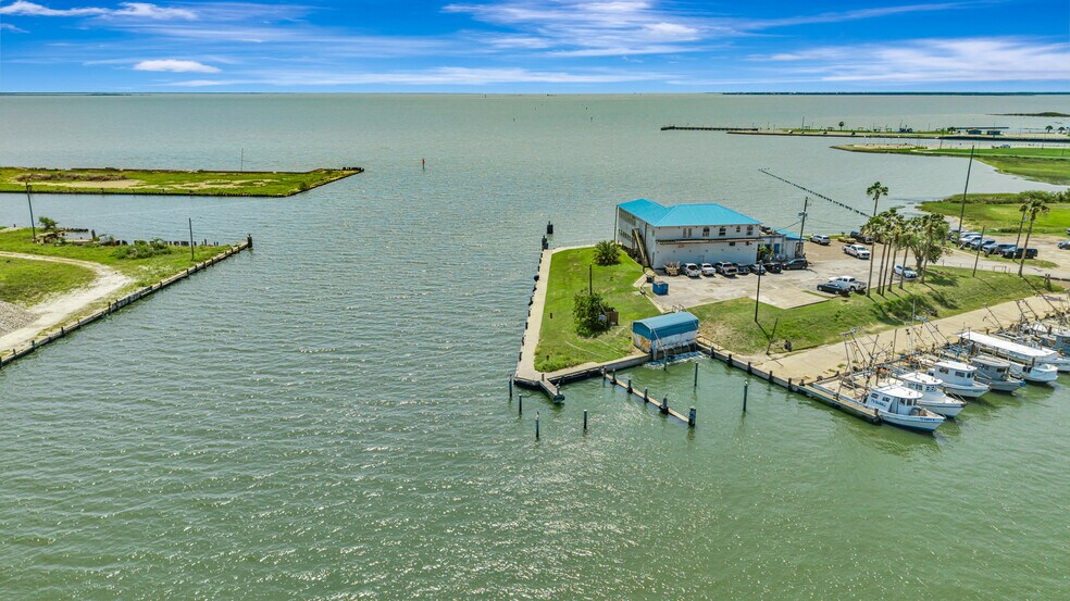 More Photos Of 2241 State Highway 35 N, Port Lavaca Storefront For Sale