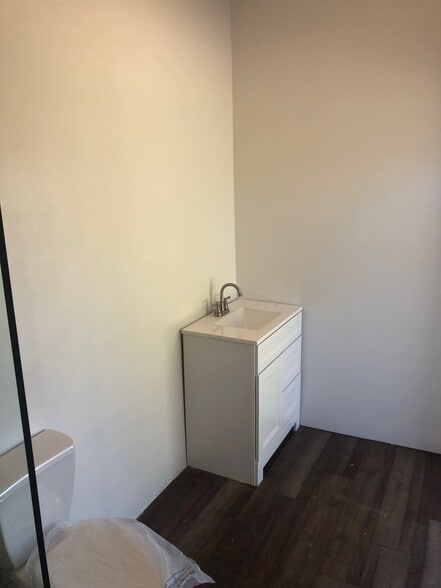 More Photos Of 153 S US Highway 1, Oak Hill Auto Repair For Sale