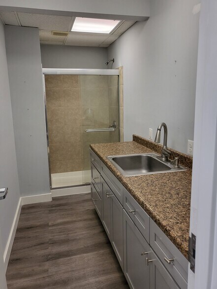 More Photos Of 7004 Little River Tpke, Annandale Medical For Lease