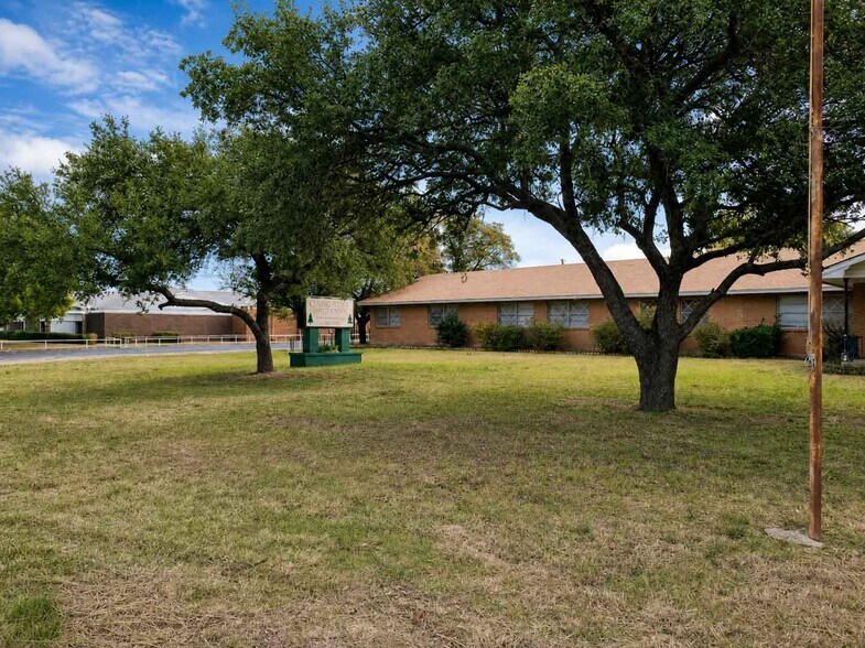 More Photos Of 1901 W Elliott St, Breckenridge Office For Sale
