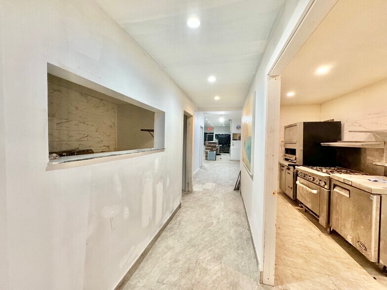 More Photos Of 2844 31st St, Astoria Storefront Retail Residential For Lease