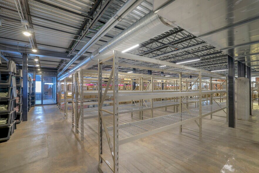 More Photos Of 1604 Locust St, Kansas City Office For Lease