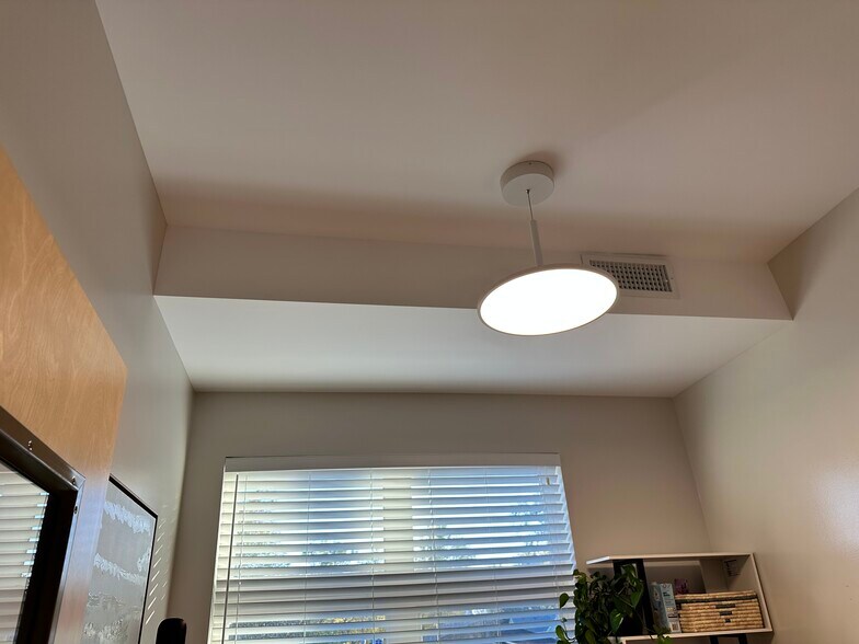 More Photos Of 337 E Simpson St, Lafayette Storefront Retail Office For Lease