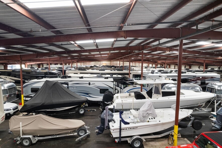 More Photos Of 3161 Skyway Cir, Melbourne Warehouse For Lease