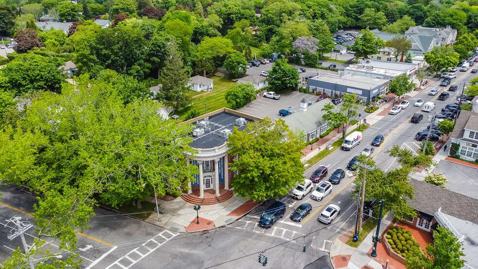 More Photos Of 1 Hampton Rd, Southampton Storefront Retail Office For Sale
