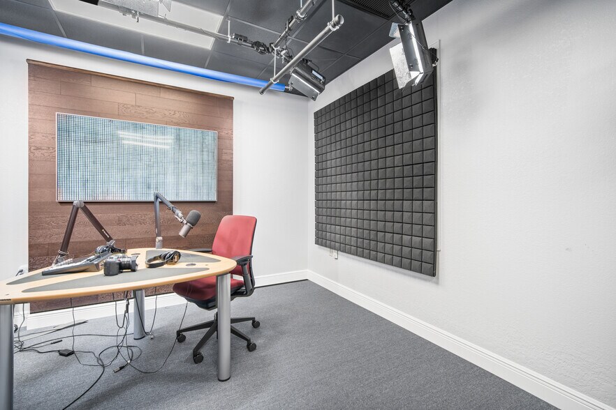 More Photos Of 6812 W Linebaugh Ave, Tampa Medical For Sale