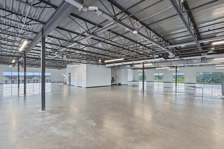 More Photos Of 1808 SW Magazine Rd, Ankeny Office For Sale