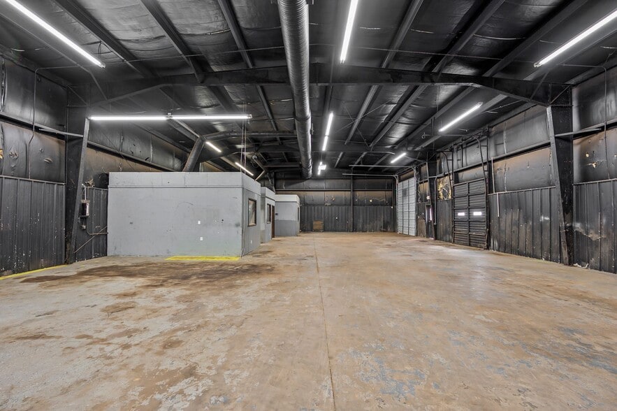 More Photos Of 110 Orbit Rd, Statesville Flex For Lease