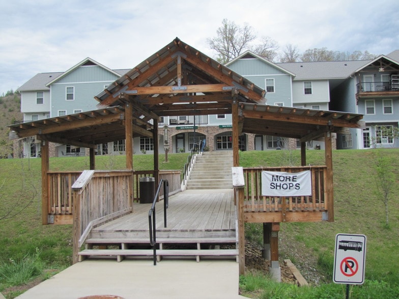 More Photos Of 849 Glades Rd, Gatlinburg Specialty For Sale