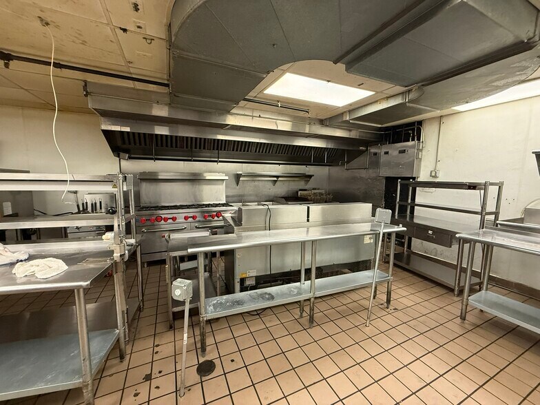 More Photos Of 810 Center St, Lewiston Restaurant For Sale