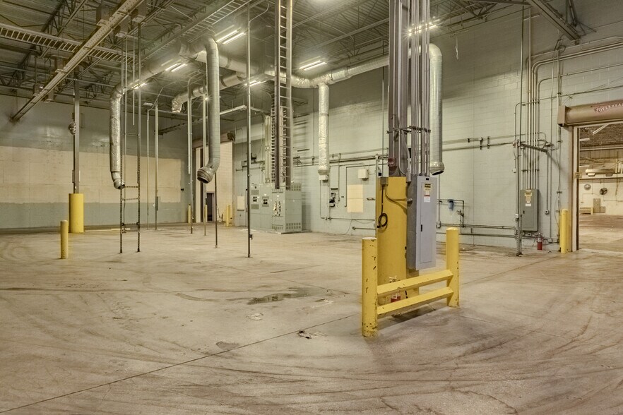 More Photos Of 4611 Wiseman Blvd, San Antonio Manufacturing For Sale