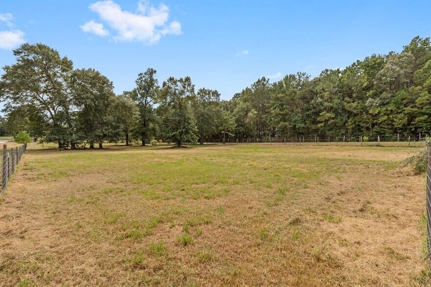More Photos Of 1250 S Pine Lake Rd, Montgomery Specialty For Sale