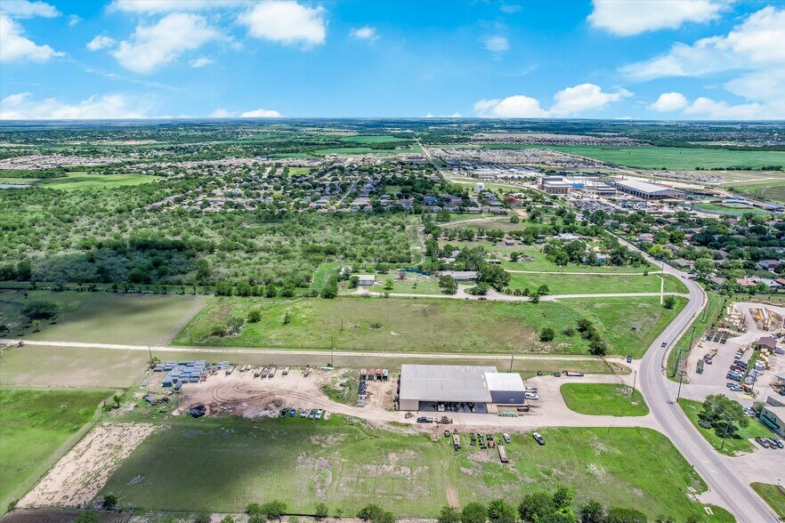 More Photos Of 1251 Bunton Creek Rd, Kyle Warehouse For Lease