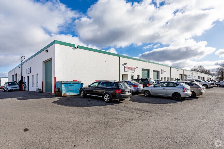 More Photos Of 149 Bentley Ave, Ottawa Warehouse For Lease