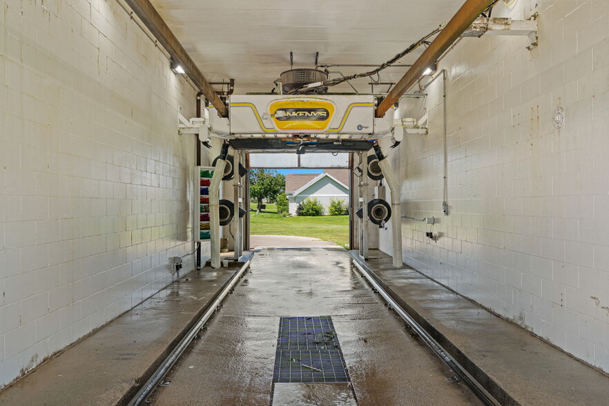 More Photos Of 1400 14th St NW, Austin Service Station For Sale