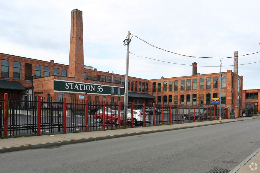 Primary Photo Of 55 Railroad St, Rochester Apartments For Lease