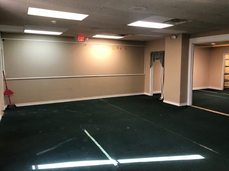 More Photos Of 111 W 5th St, Tyler Loft Creative Space For Sale